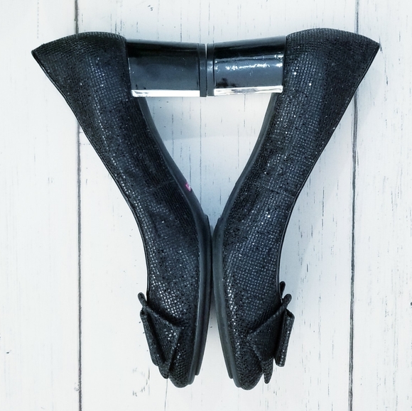 Isaac Mizrahi NY Vivian Chunky Black Heels | 7M - Picture 3 of 8